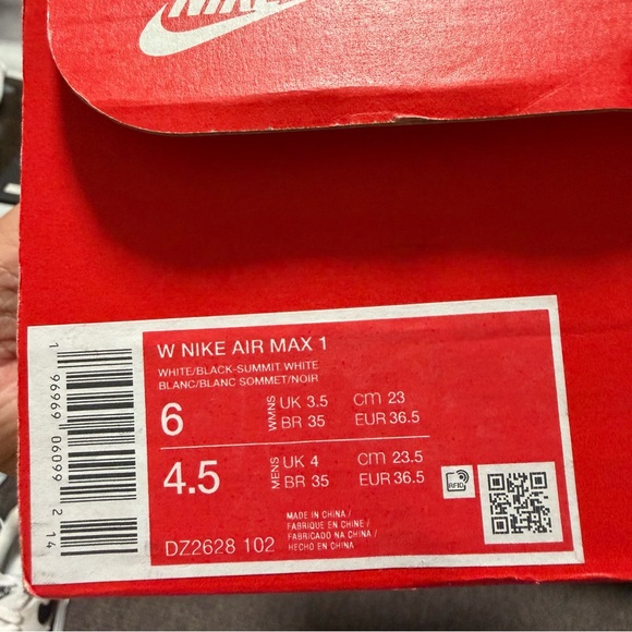 Nike Womens Air Max 1 Size 6 Black and White Sneakers New